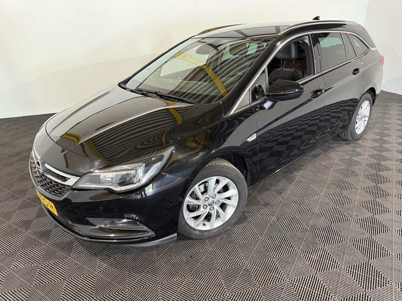 Opel Astra Sports Tourer 1.0 Innovation | 2017 | 191.542 km | PF-495-H - Voiture: photos 1 Opel Astra Sports Tourer 1.0 Innovation | 2017 | 191.542 km | PF-495-H - Voiture: photos 1
