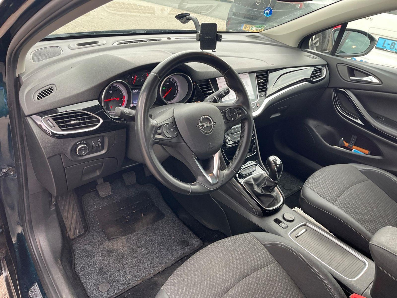 Opel Astra Sports Tourer 1.4 Business Executive | 2018 | 117.848 km | TD417J | NAP: Logisch - Voiture: photos 5 Opel Astra Sports Tourer 1.4 Business Executive | 2018 | 117.848 km | TD417J | NAP: Logisch - Voiture: photos 5