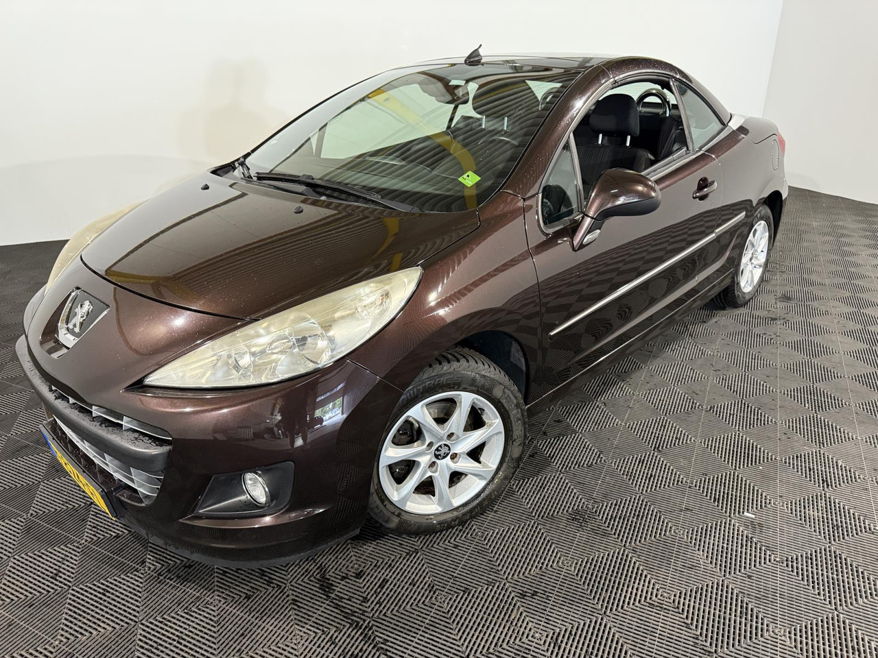 Peugeot 207 CC 1.6 VTI | 2012 | 168.808 km | H-824-FL - Voiture: photos 1 Peugeot 207 CC 1.6 VTI | 2012 | 168.808 km | H-824-FL - Voiture: photos 1