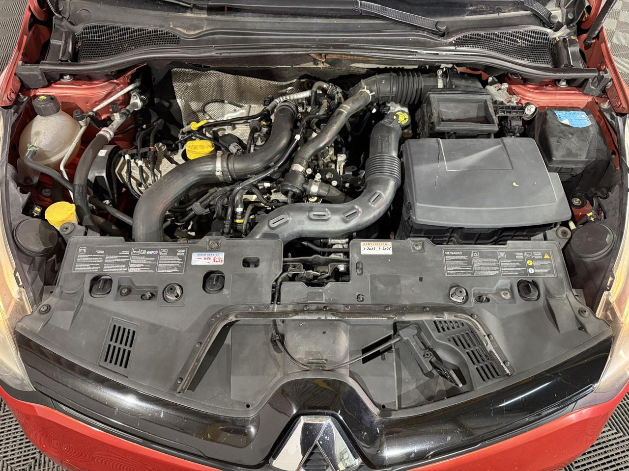 Renault | Clio Estate | 0.9 TCe Expression | 2013 | 217.223 km | 8KZD48 | Logisch - Voiture: photos 4 Renault | Clio Estate | 0.9 TCe Expression | 2013 | 217.223 km | 8KZD48 | Logisch - Voiture: photos 4