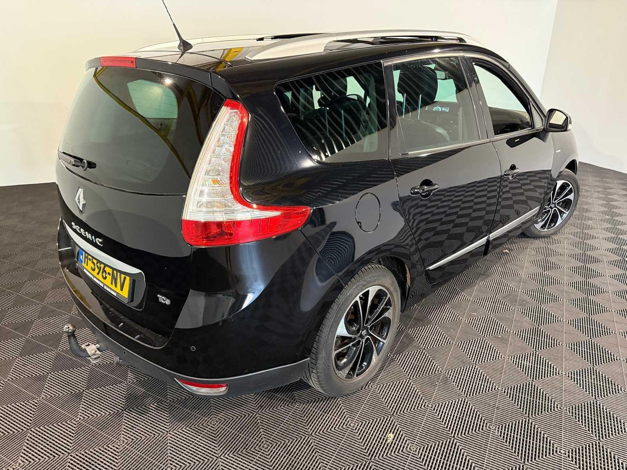 Renault Grand Scénic 1.2 Tce Bose | 2016 | 118.319 km | H-596-NV - Voiture: photos 4 Renault Grand Scénic 1.2 Tce Bose | 2016 | 118.319 km | H-596-NV - Voiture: photos 4