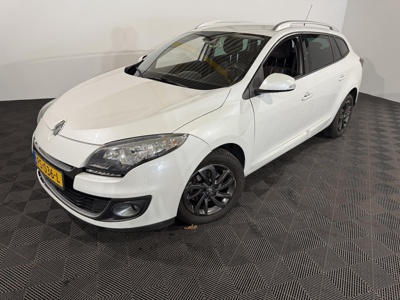 Renault Mégane Estate 1.2 TCe Collection | 2013 | 186.058 km | PS-036-L - Voiture: photos 1 Renault Mégane Estate 1.2 TCe Collection | 2013 | 186.058 km | PS-036-L - Voiture: photos 1