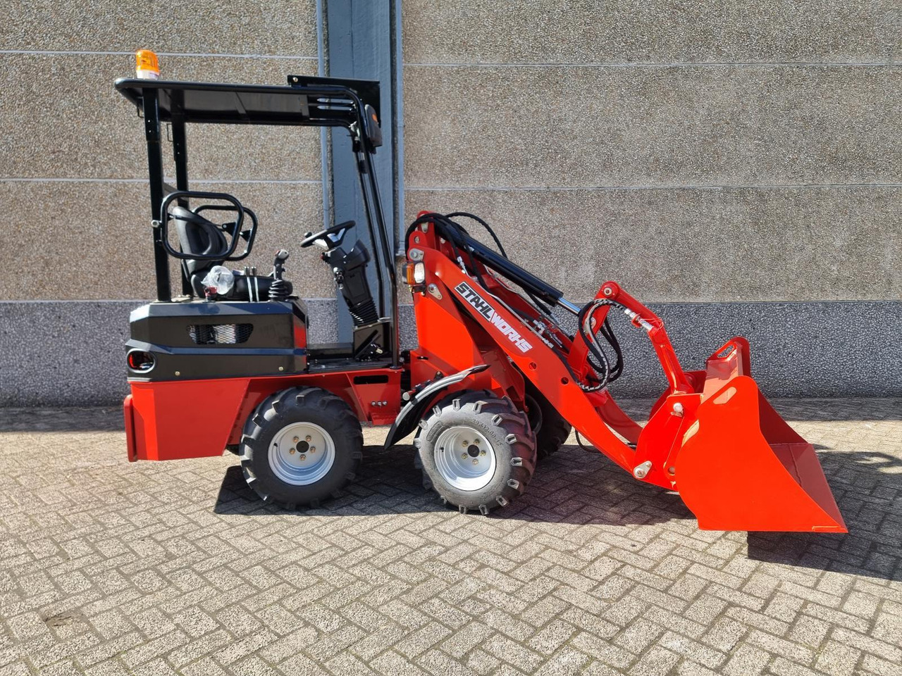 Stahlworks R906 Shovel Nieuw - Chargeuse sur pneus: photos 4 Stahlworks R906 Shovel Nieuw - Chargeuse sur pneus: photos 4