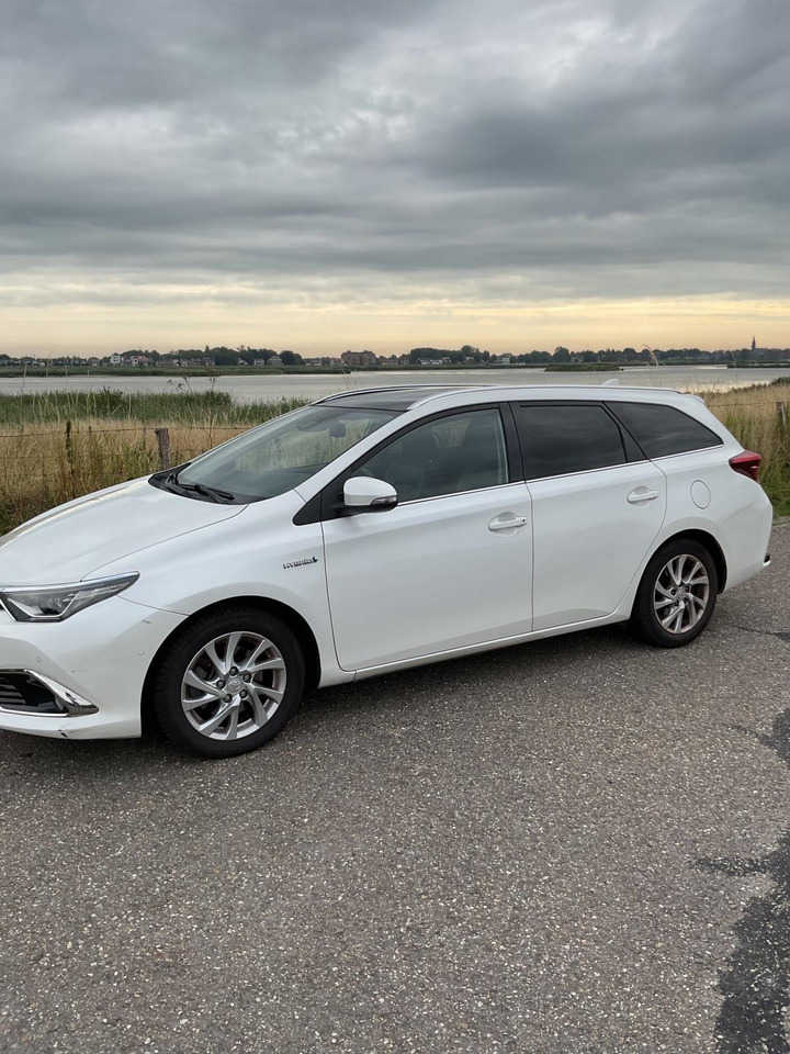Toyota Auris Touring Sports | 1.8 Hybrid Lease pro | 2016 | 174.638 | KV-758-Z - Voiture: photos 1 Toyota Auris Touring Sports | 1.8 Hybrid Lease pro | 2016 | 174.638 | KV-758-Z - Voiture: photos 1