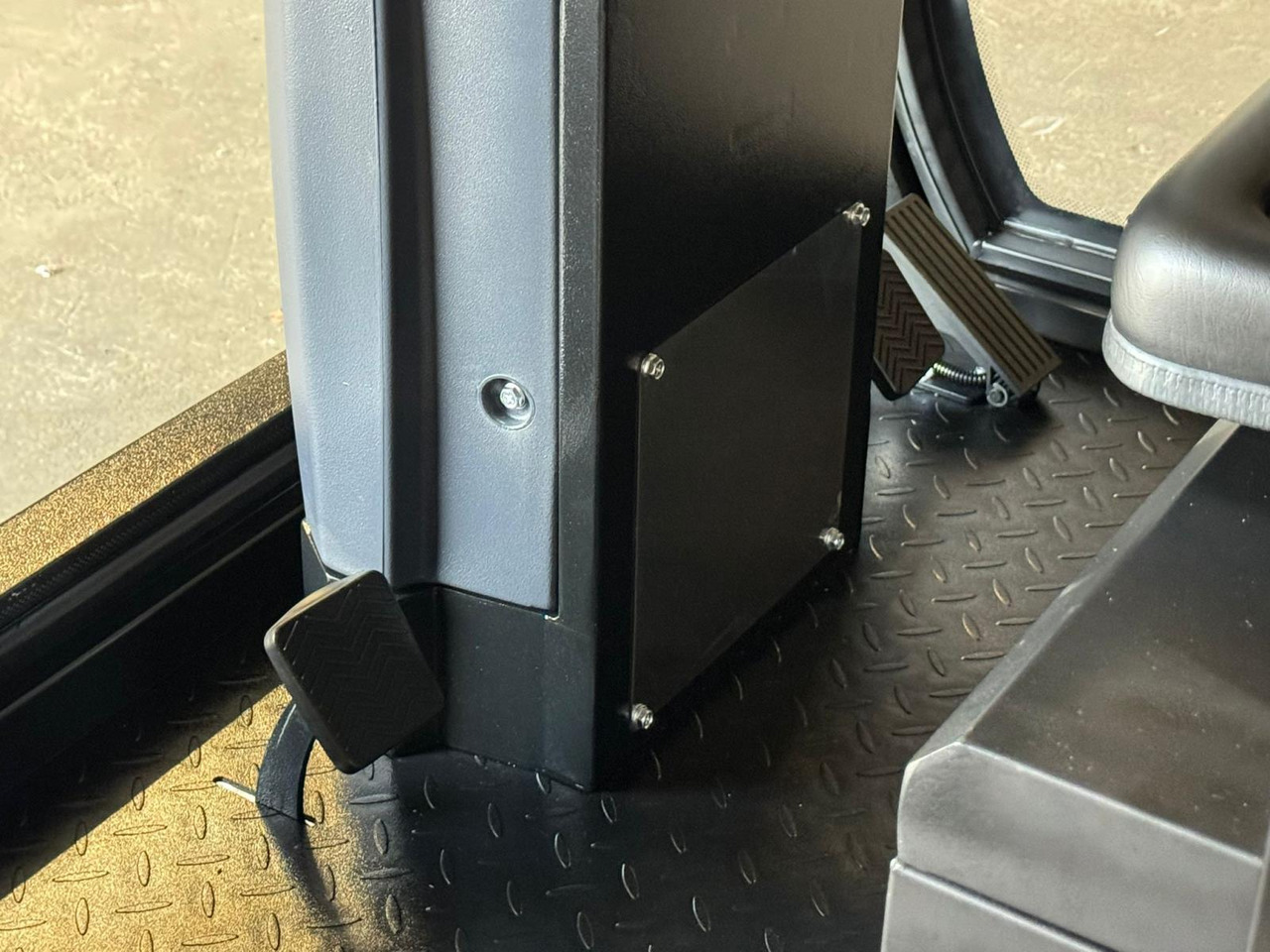 Veegmachine Stahlgruppe SGS100 - Équipement de garage: photos 5 Veegmachine Stahlgruppe SGS100 - Équipement de garage: photos 5