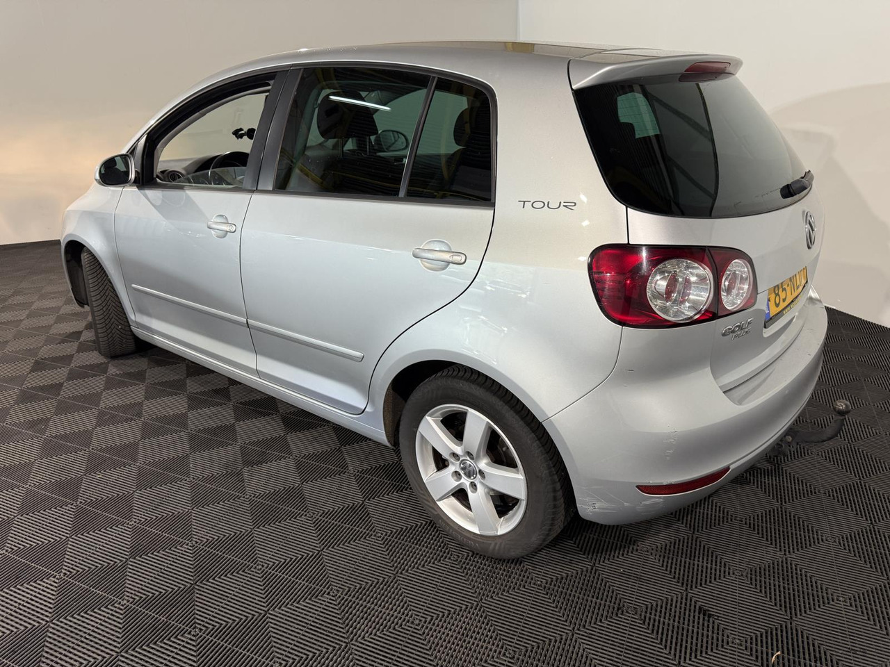 Volkswagen Golf Plus 1.2 TSI Tour II BlueMotion | 2010 | 184.829 km | 85-NLD-1 - Voiture: photos 2 Volkswagen Golf Plus 1.2 TSI Tour II BlueMotion | 2010 | 184.829 km | 85-NLD-1 - Voiture: photos 2