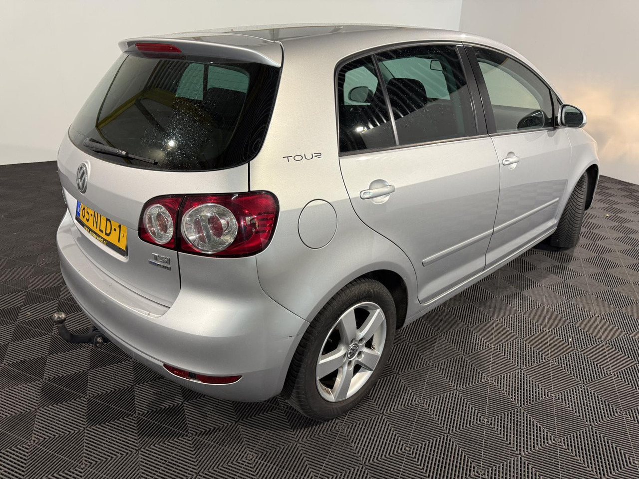 Volkswagen Golf Plus 1.2 TSI Tour II BlueMotion | 2010 | 184.829 km | 85-NLD-1 - Voiture: photos 5 Volkswagen Golf Plus 1.2 TSI Tour II BlueMotion | 2010 | 184.829 km | 85-NLD-1 - Voiture: photos 5