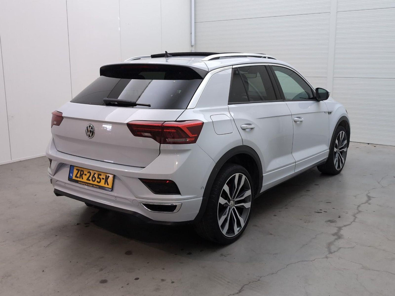 Volkswagen T-Roc 1.5 TSI Sport Business R | 2019 | 121.700 km | Automaat | ZR265K | NAP: Logisch - SUV: photos 4 Volkswagen T-Roc 1.5 TSI Sport Business R | 2019 | 121.700 km | Automaat | ZR265K | NAP: Logisch - SUV: photos 4