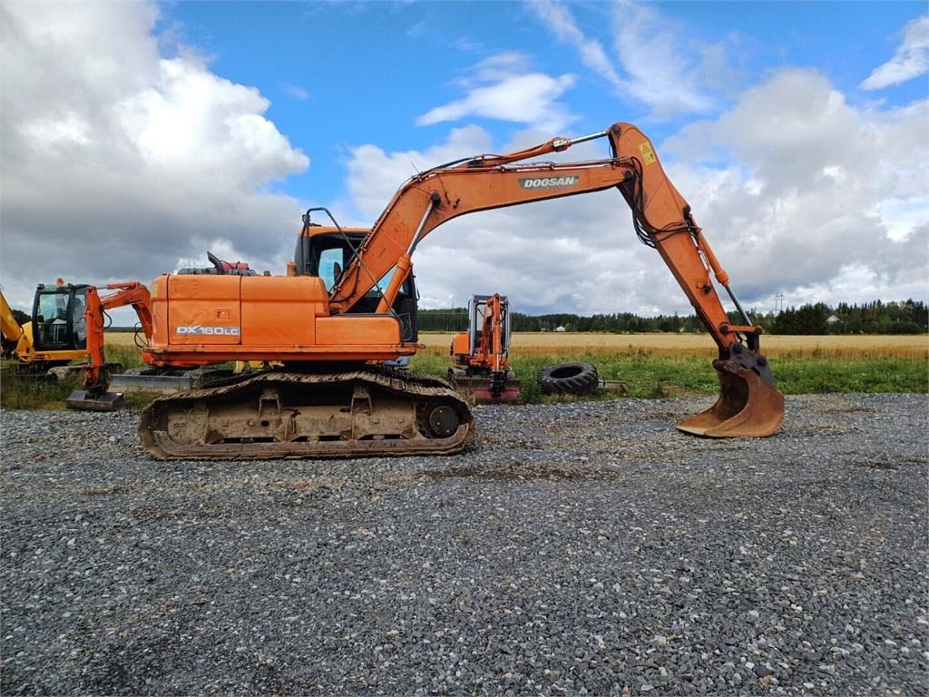 Doosan DX160LC Metsä alustalla - Pelle sur chenille: photos 5 Doosan DX160LC Metsä alustalla - Pelle sur chenille: photos 5