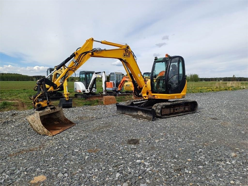 JCB 8080 pyörittäjällä - Mini pelle: photos 1 JCB 8080 pyörittäjällä - Mini pelle: photos 1