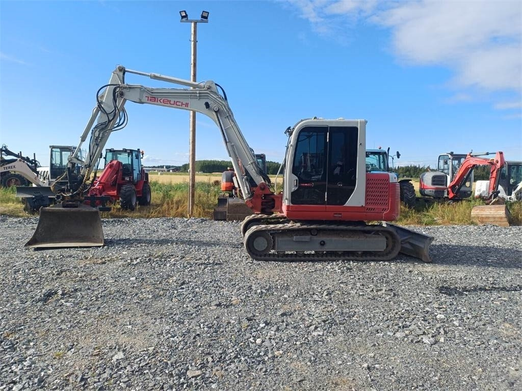 Takeuchi Tb175 Pyörittäjällä - Mini pelle: photos 2 Takeuchi Tb175 Pyörittäjällä - Mini pelle: photos 2