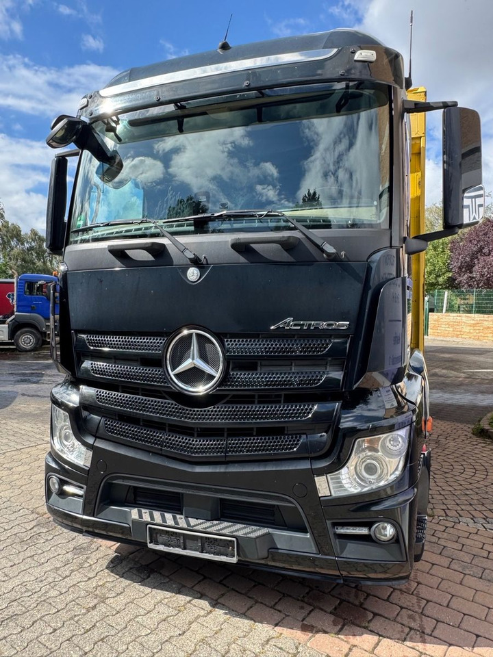 Mercedes-Benz Actros2545/2xLBW/Retarder/Lenk-Lift/Top-Zustand - Camion pour le transport de boissons: photos 2 Mercedes-Benz Actros2545/2xLBW/Retarder/Lenk-Lift/Top-Zustand - Camion pour le transport de boissons: photos 2