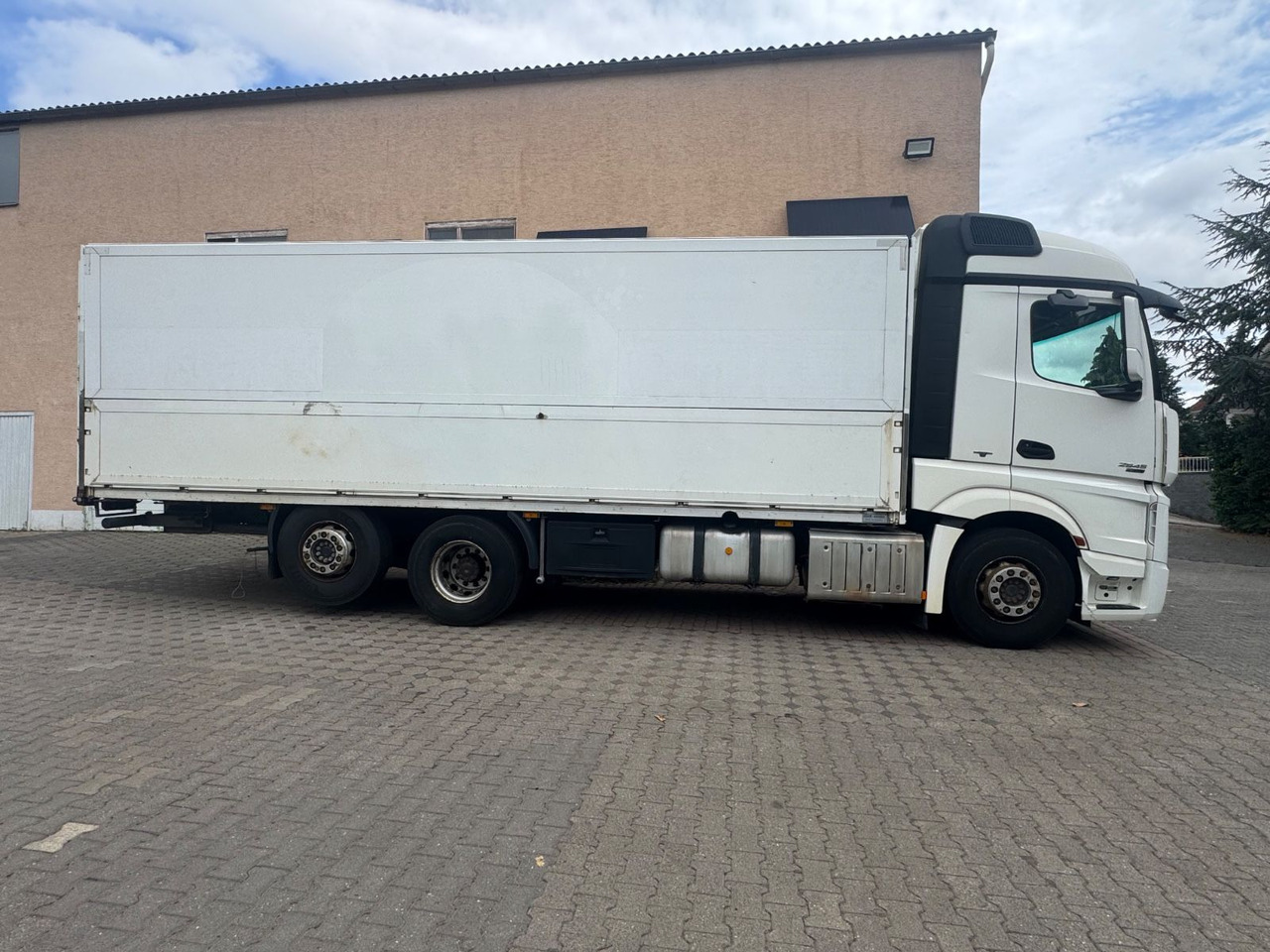 Mercedes-Benz Actros2545/Lift-Lenk/Mitnahmestp/Retder - Camion pour le transport de boissons: photos 2 Mercedes-Benz Actros2545/Lift-Lenk/Mitnahmestp/Retder - Camion pour le transport de boissons: photos 2