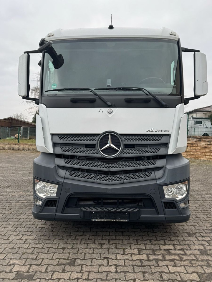 Mercedes-Benz Antos 1836L/4x2/2t.LBW/2xAHK/aus.1Hand/16.Pal. - Camion pour le transport de boissons: photos 2 Mercedes-Benz Antos 1836L/4x2/2t.LBW/2xAHK/aus.1Hand/16.Pal. - Camion pour le transport de boissons: photos 2