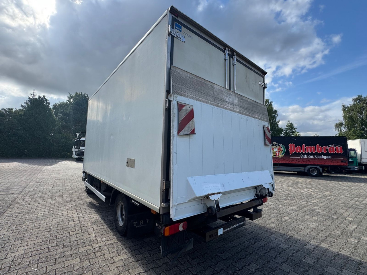 Renault MIDLUM 180/Thermo-King V-500/LBW - Utilitaire frigorifique: photos 3 Renault MIDLUM 180/Thermo-King V-500/LBW - Utilitaire frigorifique: photos 3