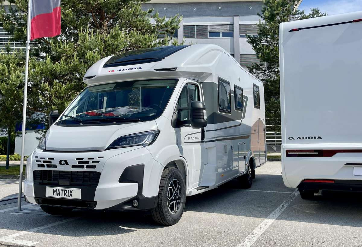 ADRIA Matrix Axess 650 SL - Camping-car profilé: photos 1 ADRIA Matrix Axess 650 SL - Camping-car profilé: photos 1