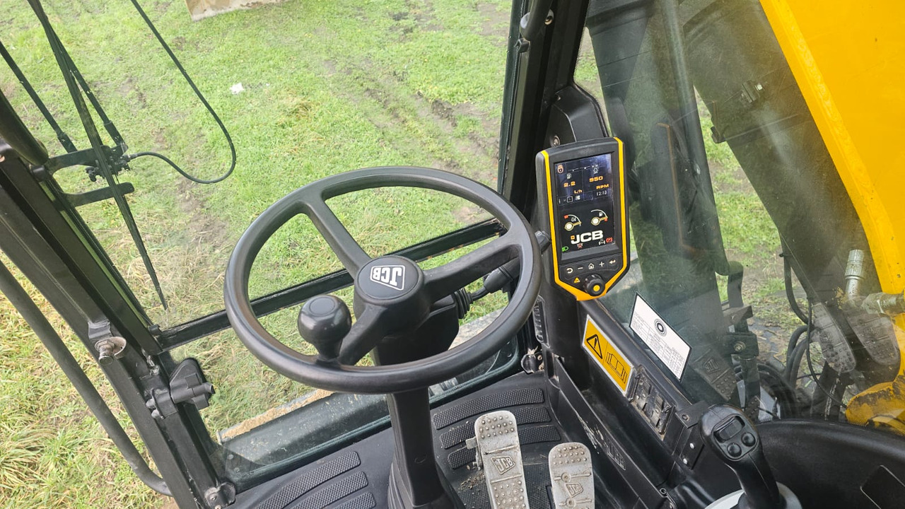 JCB JS175W - Pelle sur pneus: photos 2 JCB JS175W - Pelle sur pneus: photos 2