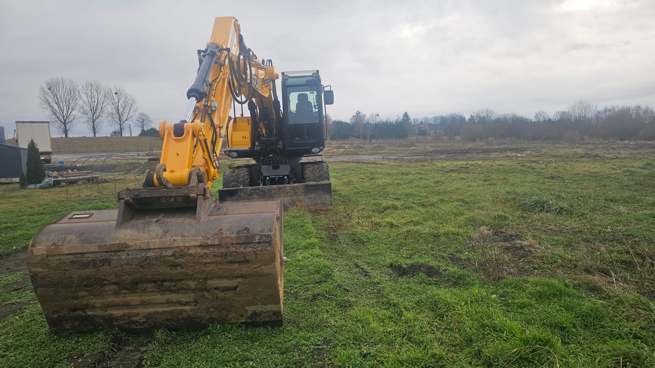 JCB JS175W - Pelle sur pneus: photos 1 JCB JS175W - Pelle sur pneus: photos 1
