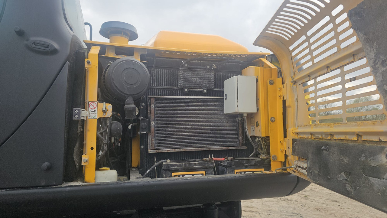 JCB JS175W - Pelle sur pneus: photos 5 JCB JS175W - Pelle sur pneus: photos 5