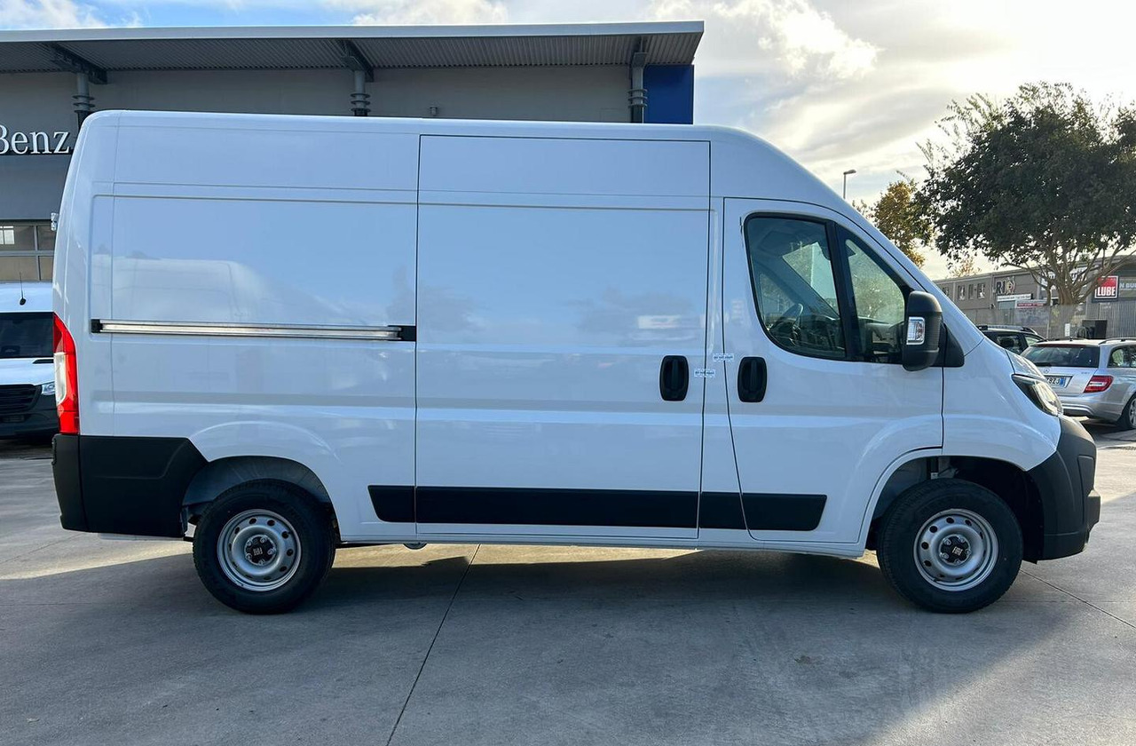 NUOVO Fiat Ducato 2.2 mjt Lastrato L2H2 120 cv 33 - Fourgon utilitaire: photos 4 NUOVO Fiat Ducato 2.2 mjt Lastrato L2H2 120 cv 33 - Fourgon utilitaire: photos 4