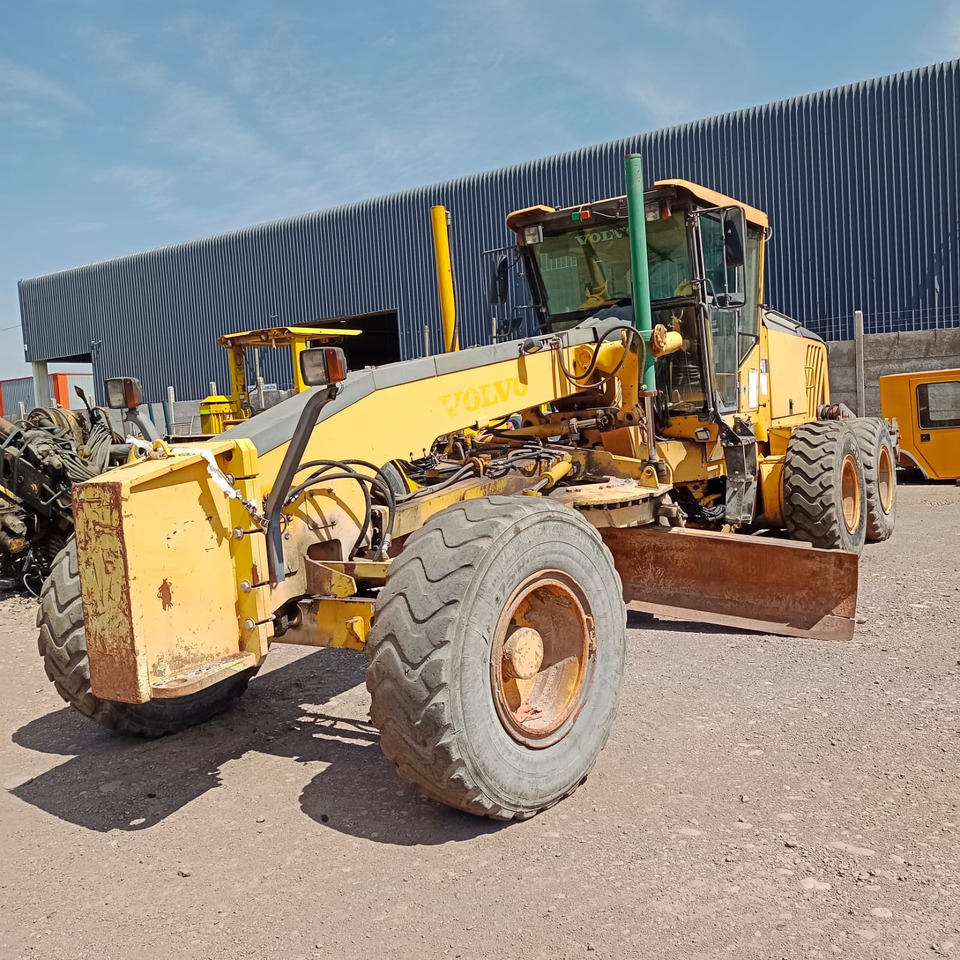 VOLVO G940 - Niveleuse: photos 1 VOLVO G940 - Niveleuse: photos 1
