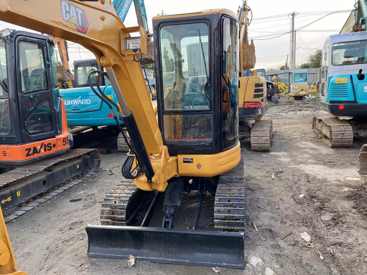 CATERPILLAR 303.5E2 - Mini pelle: photos 3 CATERPILLAR 303.5E2 - Mini pelle: photos 3