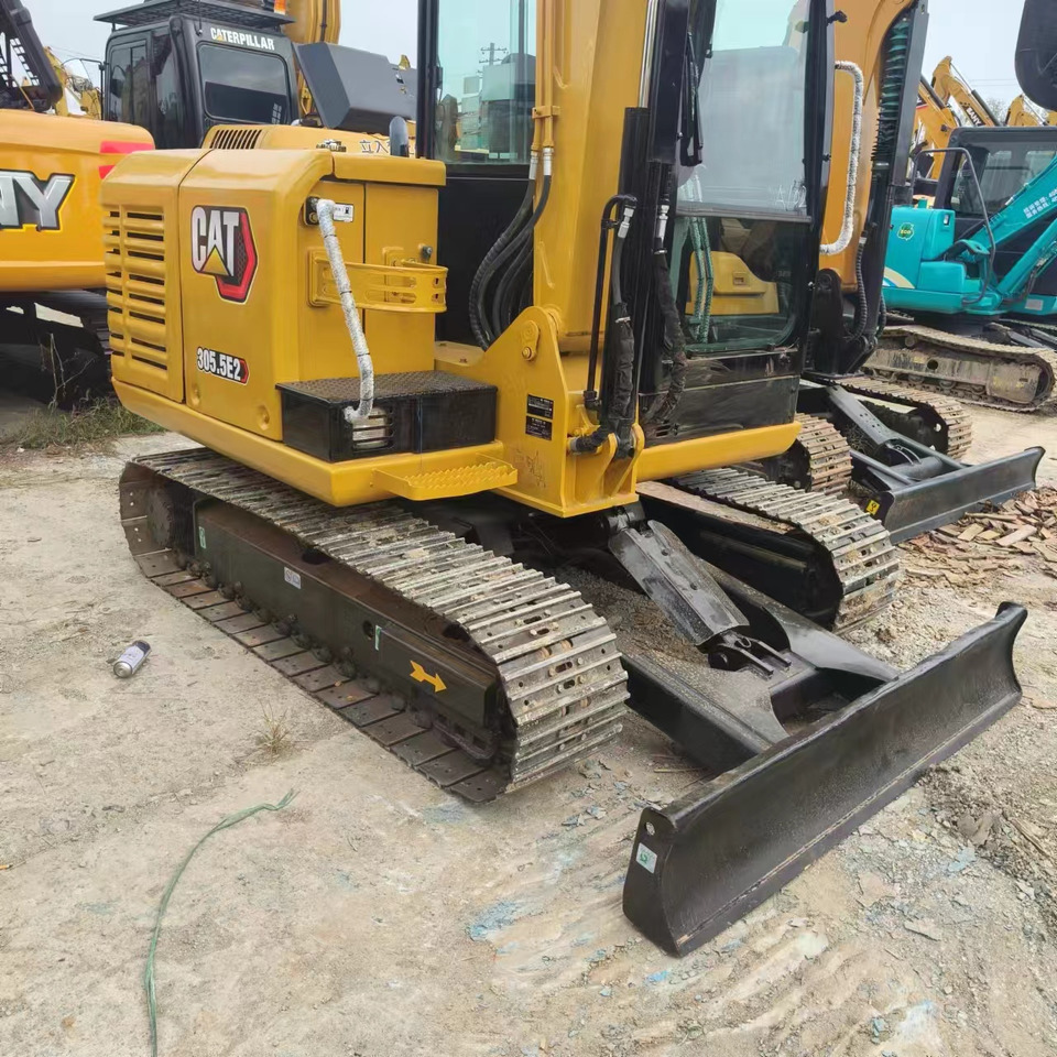 CATERPILLAR 305.5E2 - Pelle sur chenille: photos 4 CATERPILLAR 305.5E2 - Pelle sur chenille: photos 4