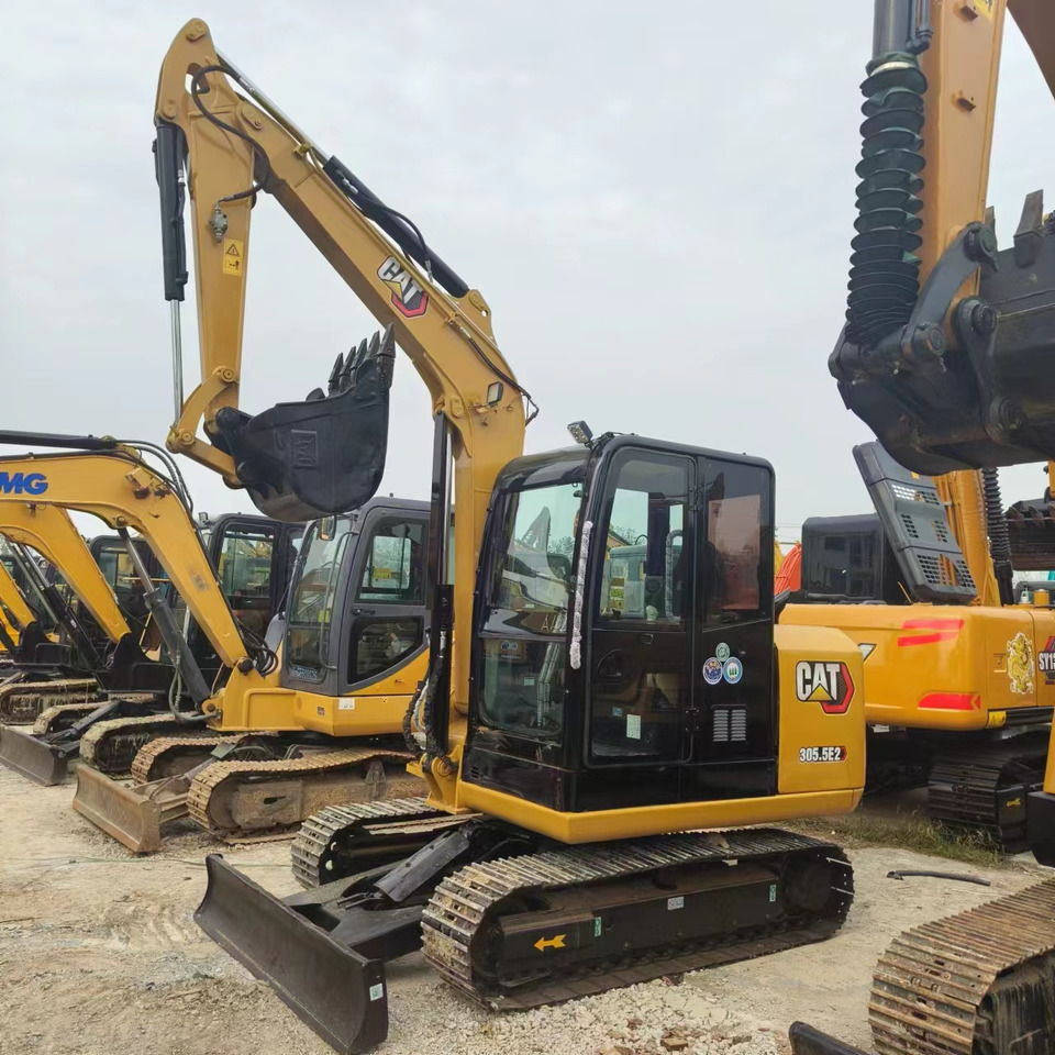 CATERPILLAR 305.5E2 - Pelle sur chenille: photos 5 CATERPILLAR 305.5E2 - Pelle sur chenille: photos 5