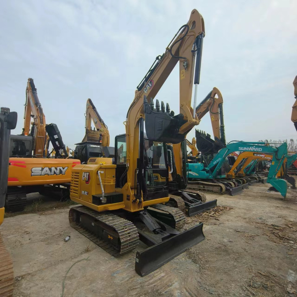 CATERPILLAR 305.5E2 - Pelle sur chenille: photos 3 CATERPILLAR 305.5E2 - Pelle sur chenille: photos 3