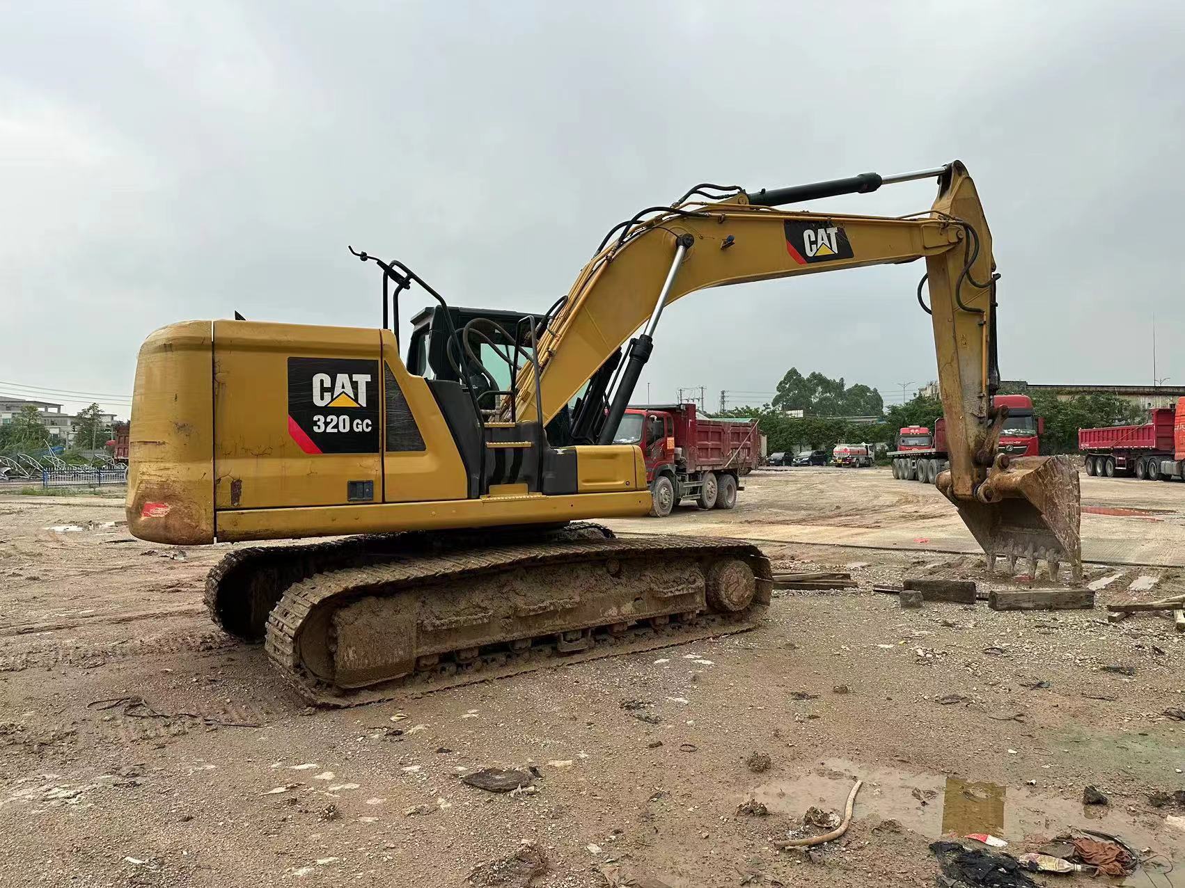 CATERPILLAR 320GC - Pelle sur chenille: photos 1 CATERPILLAR 320GC - Pelle sur chenille: photos 1
