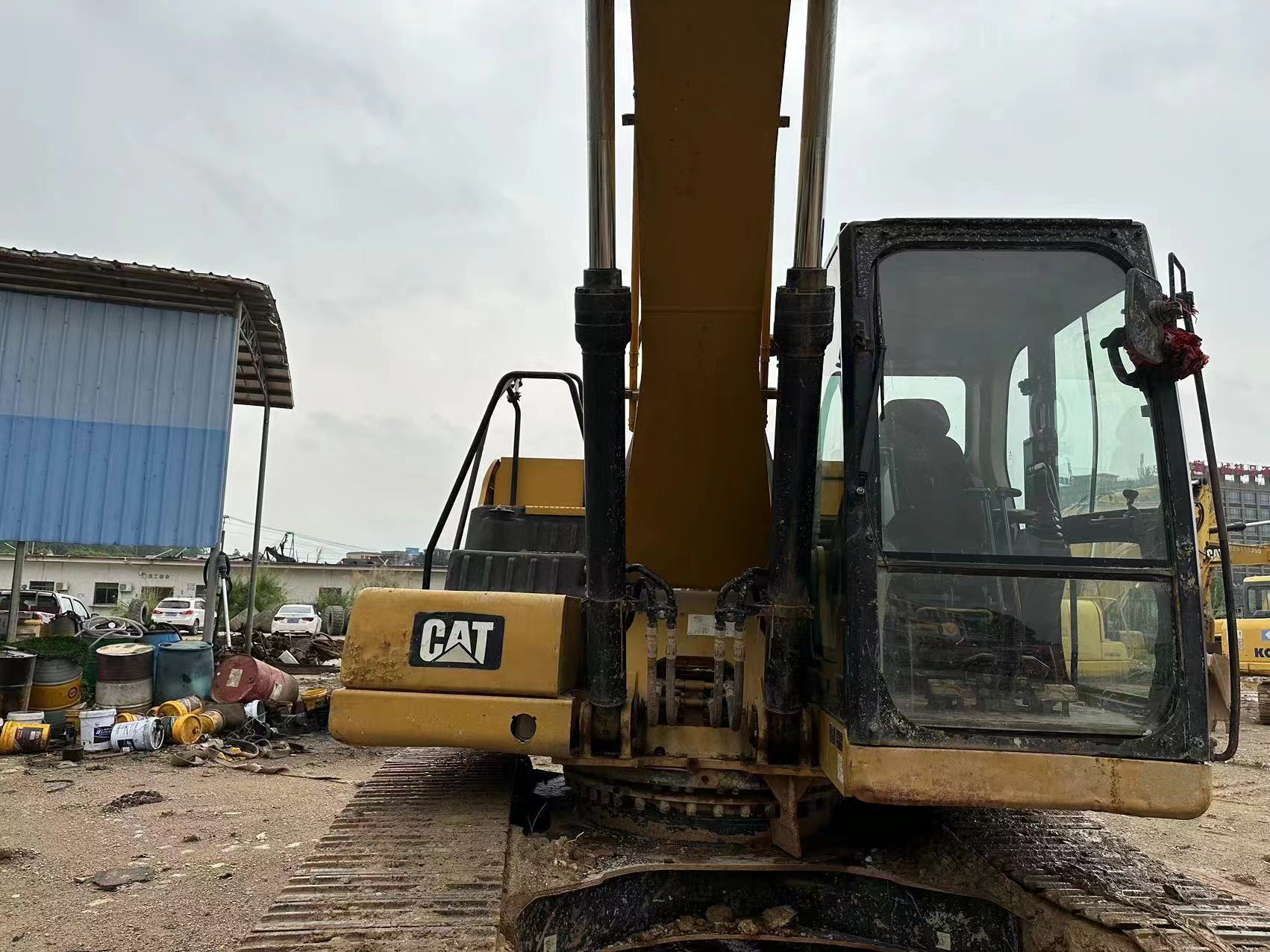 CATERPILLAR 320GC - Pelle sur chenille: photos 5 CATERPILLAR 320GC - Pelle sur chenille: photos 5