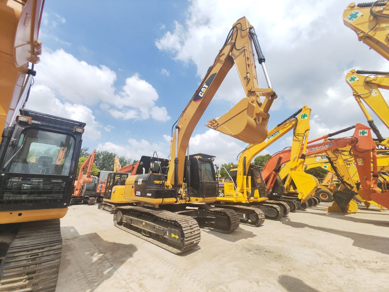 CATERPILLAR 323D - Pelle sur chenille: photos 3 CATERPILLAR 323D - Pelle sur chenille: photos 3
