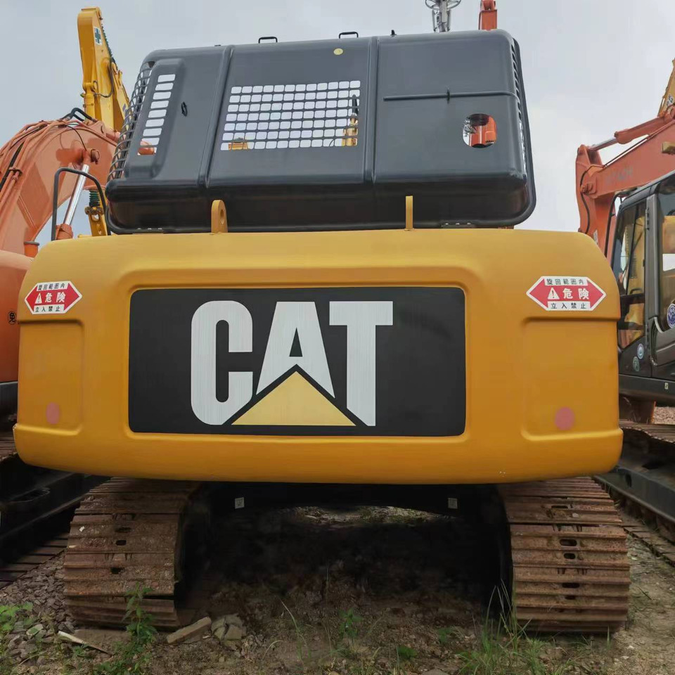 CATERPILLAR 325D2 - Pelle sur chenille: photos 4 CATERPILLAR 325D2 - Pelle sur chenille: photos 4