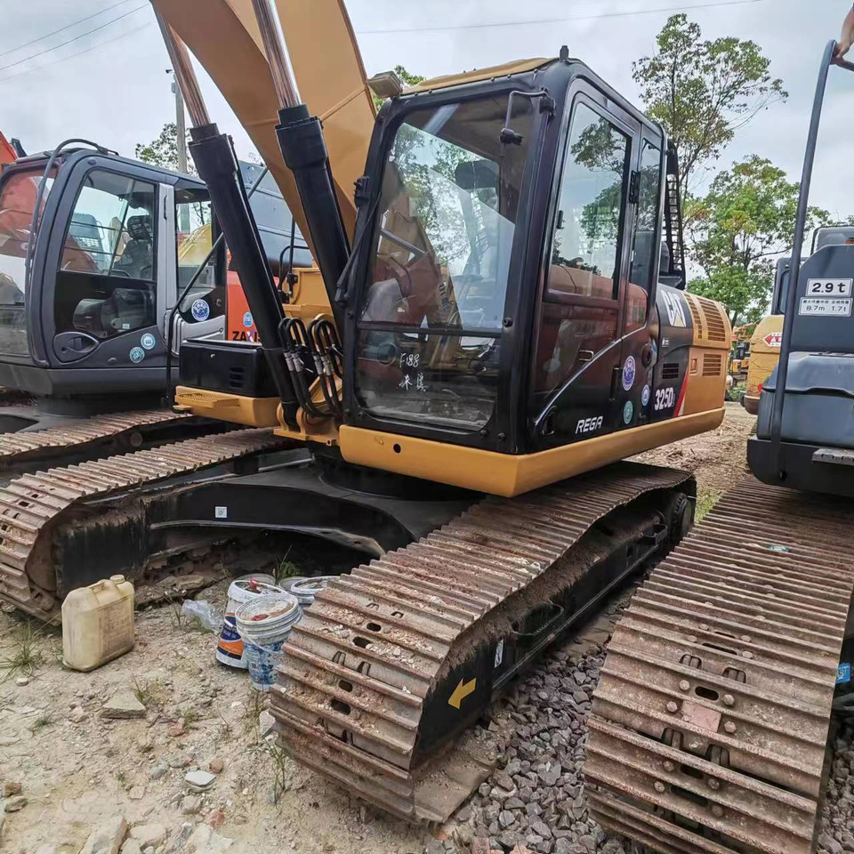 CATERPILLAR 325D2 - Pelle sur chenille: photos 5 CATERPILLAR 325D2 - Pelle sur chenille: photos 5