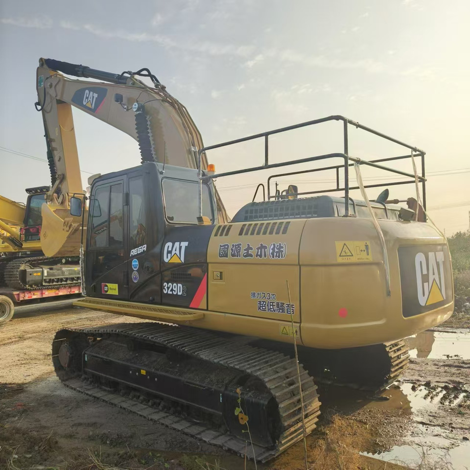 CATERPILLAR 329D2 - Pelle sur chenille: photos 3 CATERPILLAR 329D2 - Pelle sur chenille: photos 3
