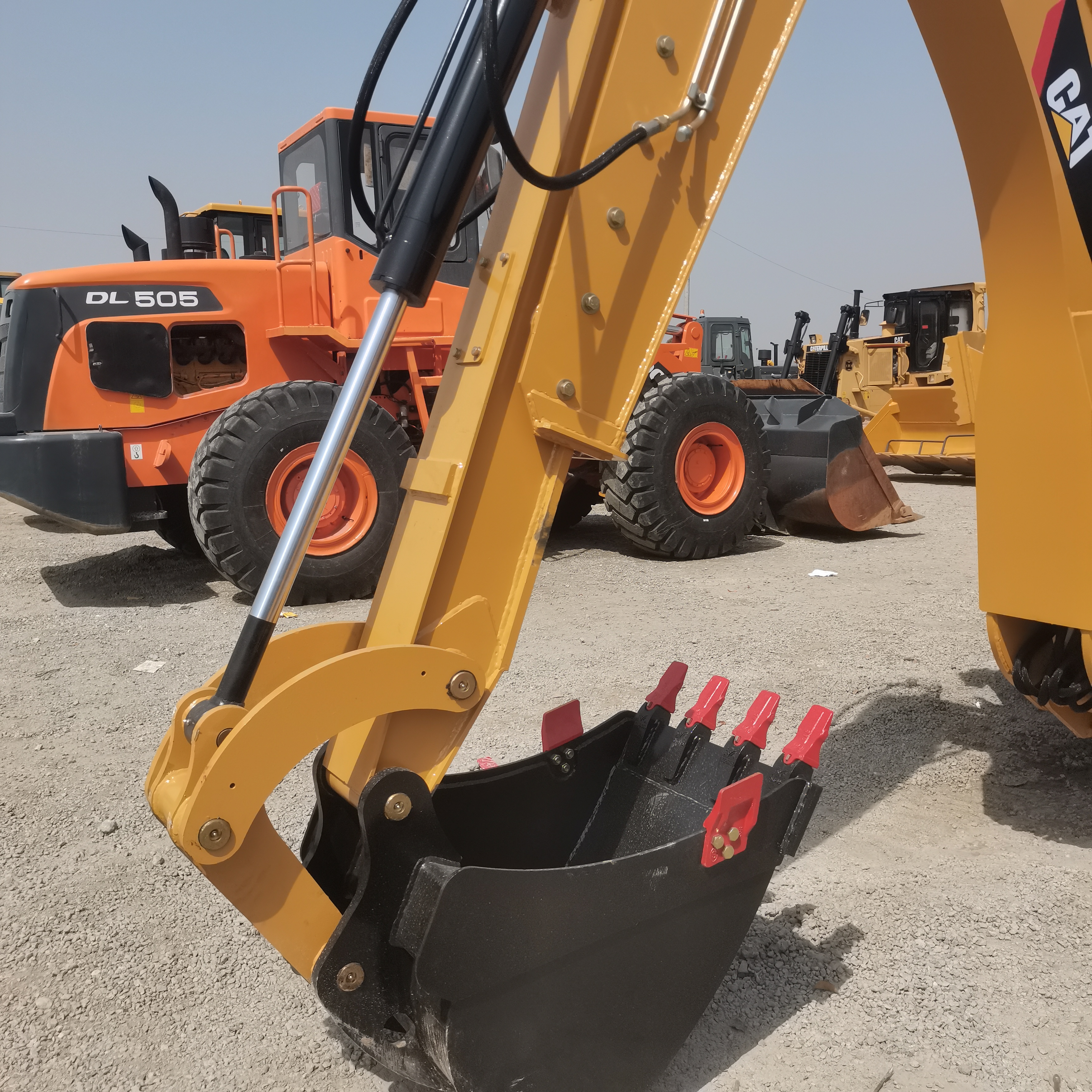 Tractopelle neuf CATERPILLAR 420F: photos 20