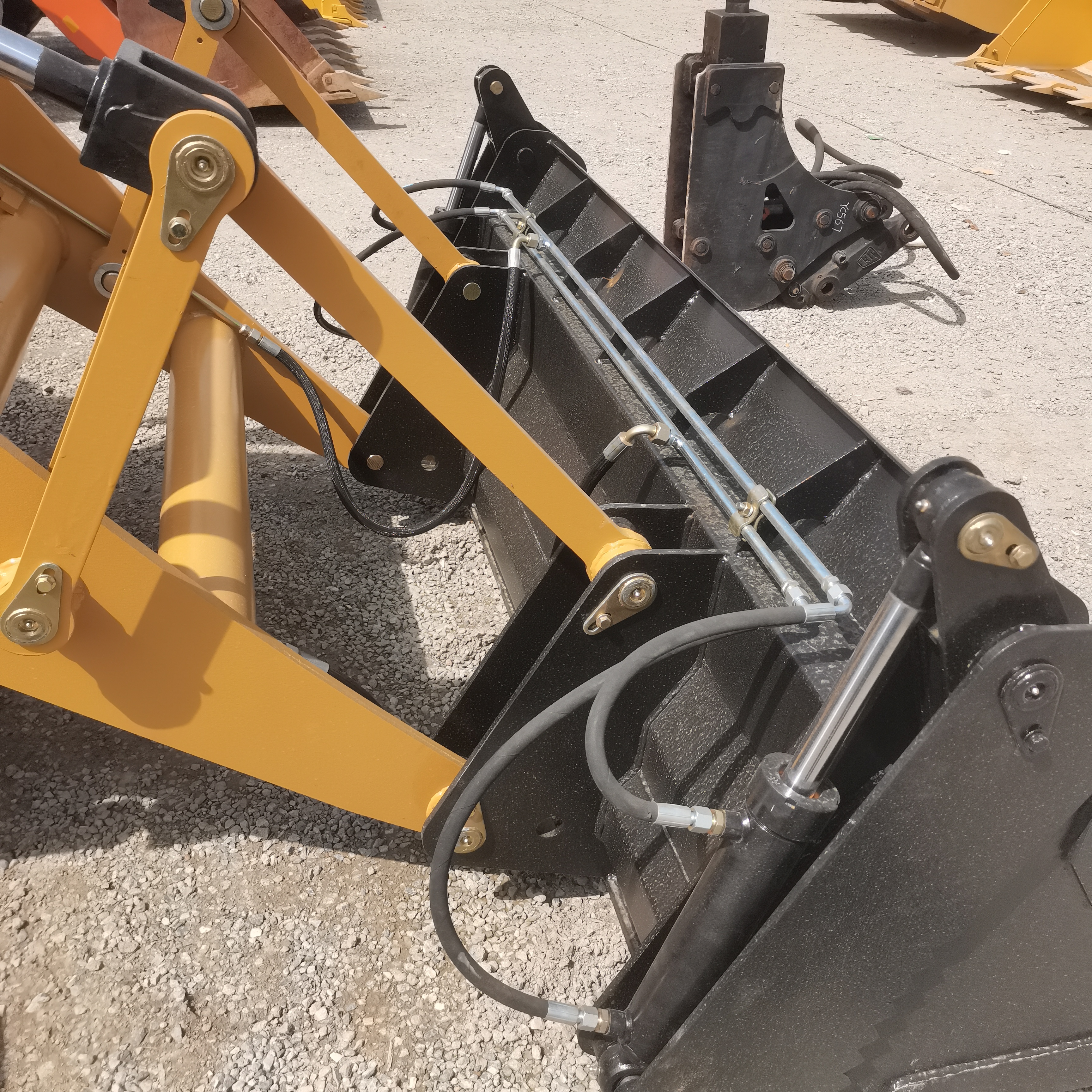 Tractopelle neuf CATERPILLAR 420F: photos 8