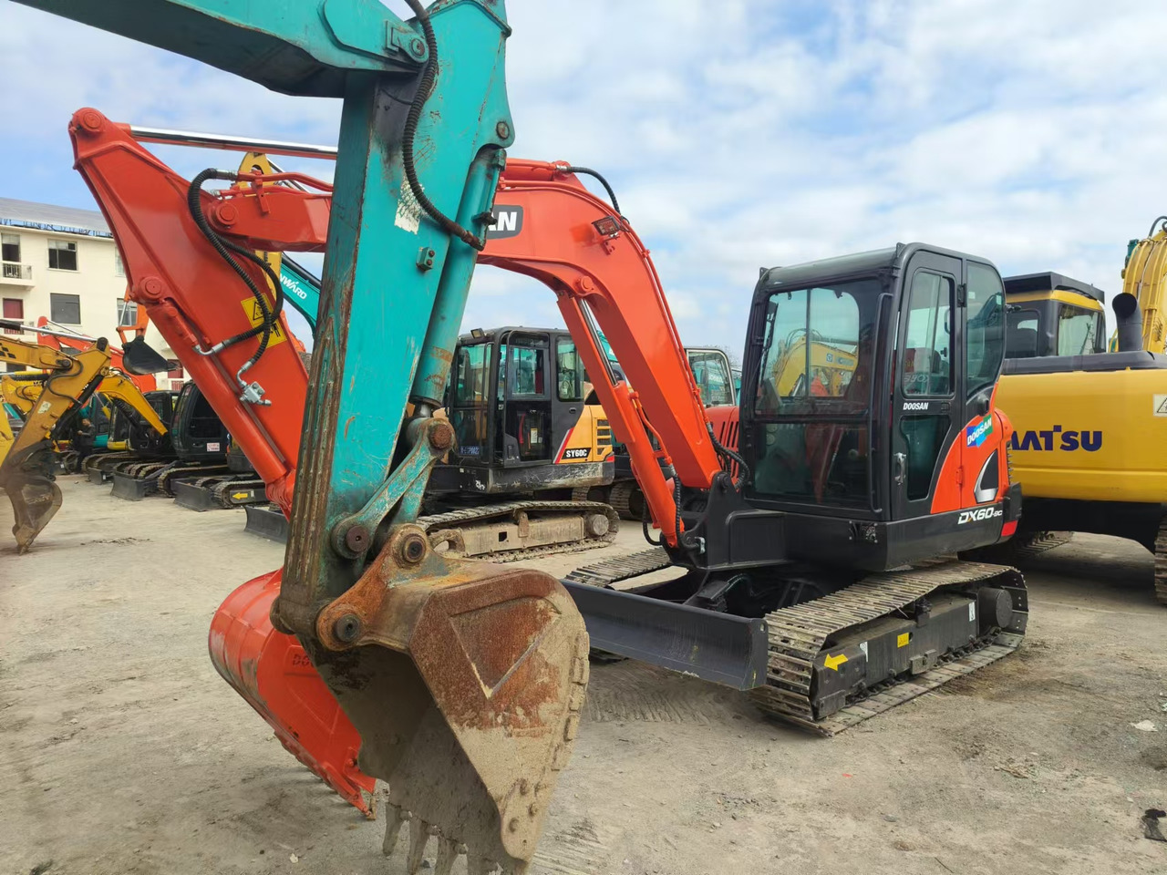 Pelle sur chenille DOOSAN DX60: photos 6 Pelle sur chenille DOOSAN DX60: photos 6