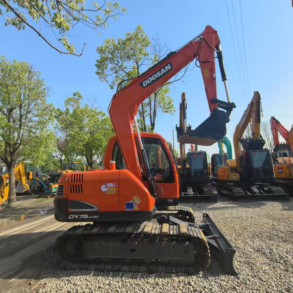 DOOSAN DX75 - Pelle sur chenille: photos 4 DOOSAN DX75 - Pelle sur chenille: photos 4