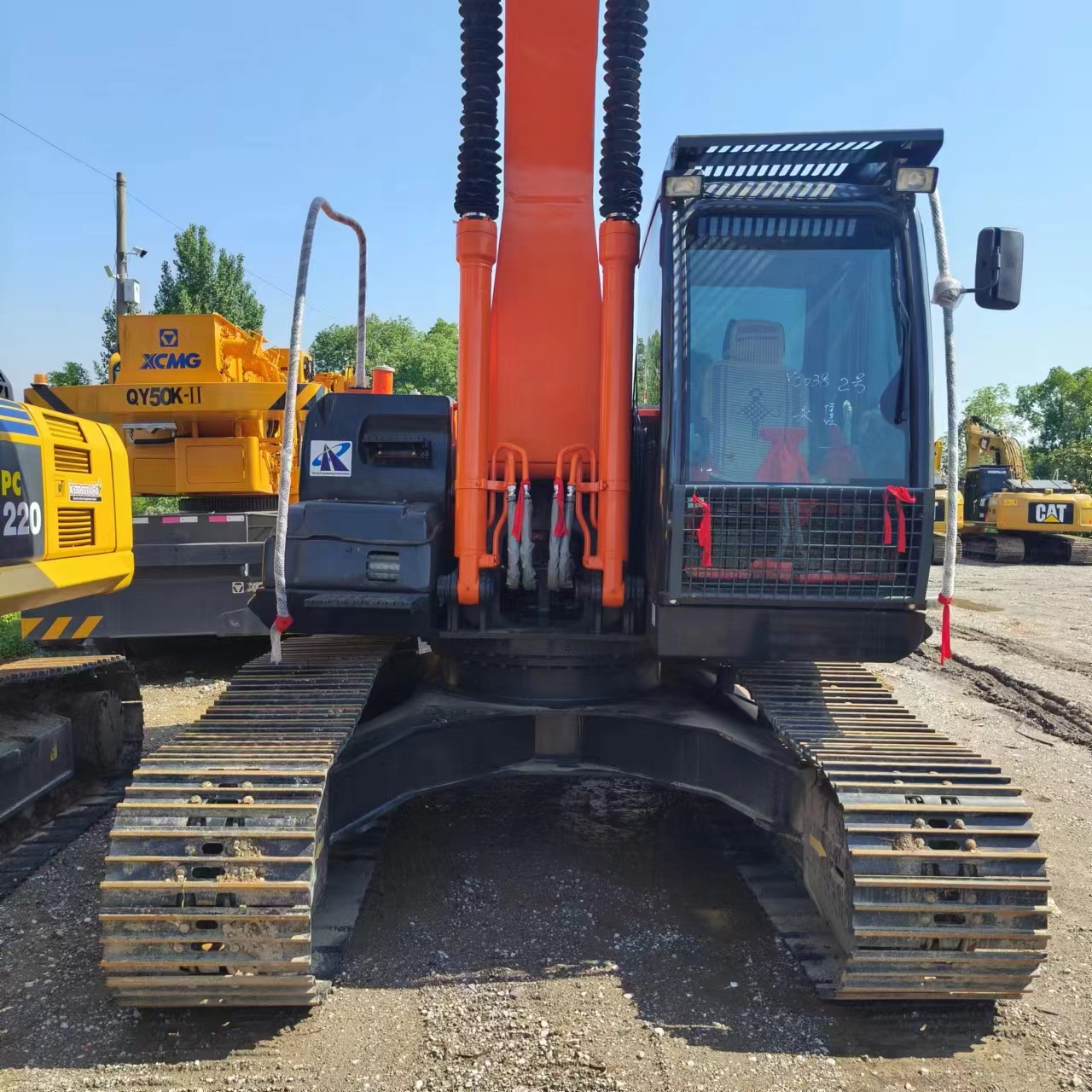 HITACHI ZX210 - Pelle sur chenille: photos 5 HITACHI ZX210 - Pelle sur chenille: photos 5