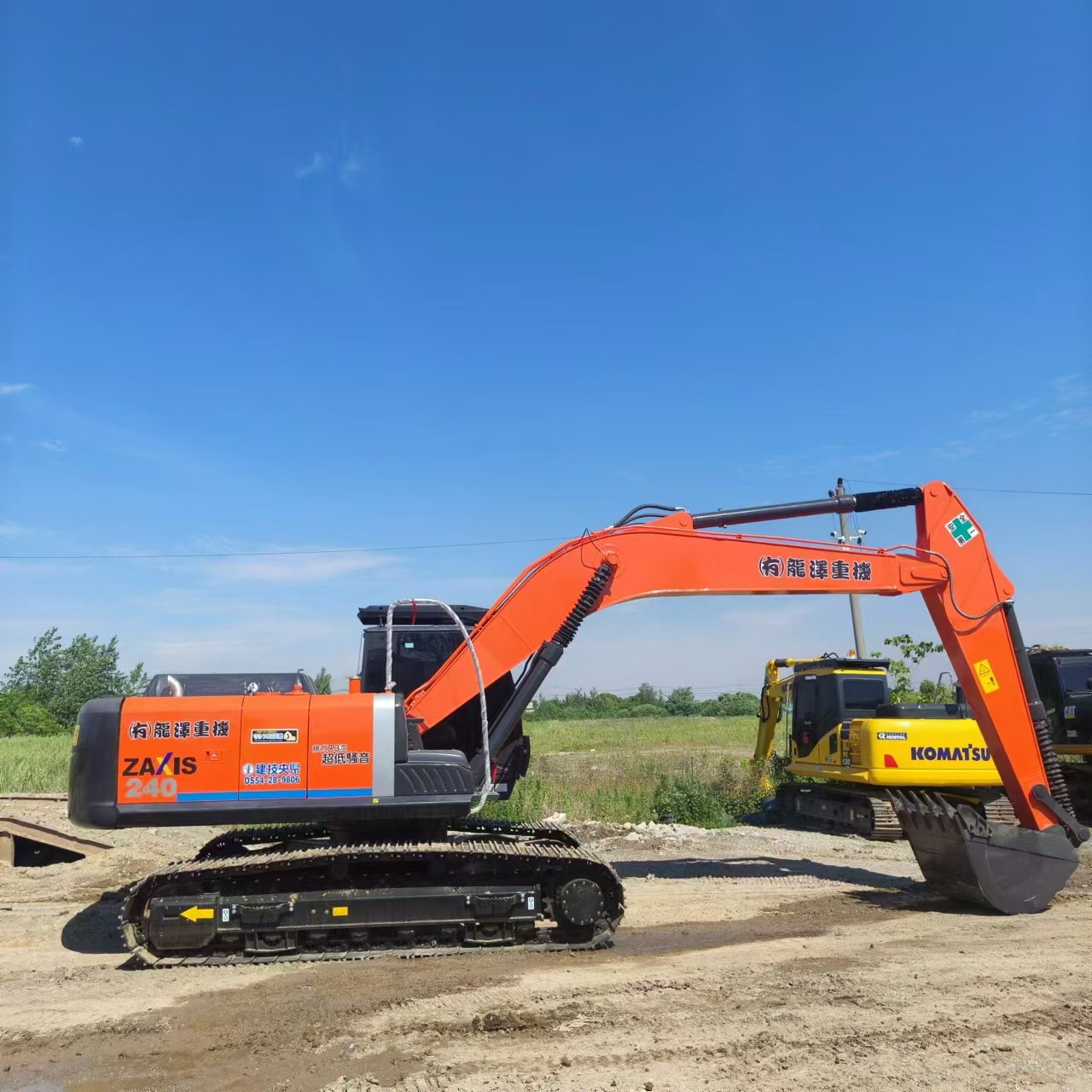 HITACHI ZX240 - Pelle sur chenille: photos 2 HITACHI ZX240 - Pelle sur chenille: photos 2