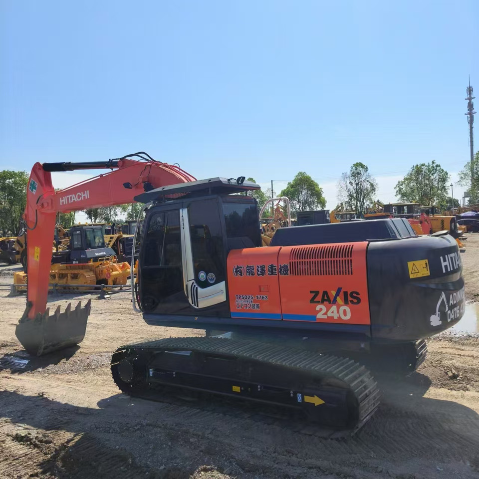 HITACHI ZX240 - Pelle sur chenille: photos 4 HITACHI ZX240 - Pelle sur chenille: photos 4