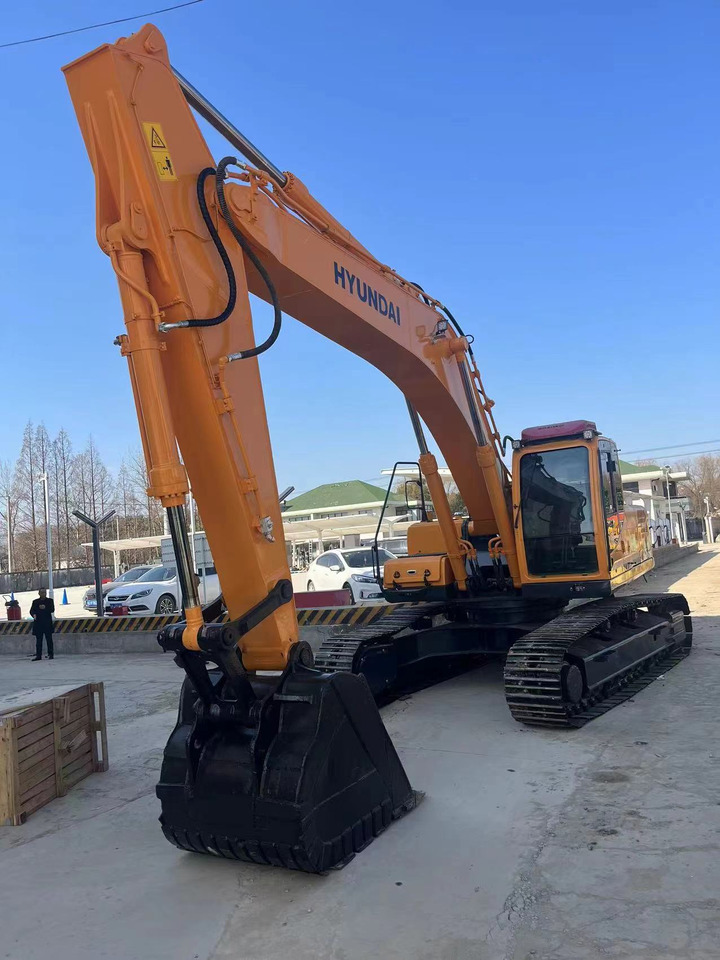 Hyundai R305LC-9T - Pelle sur chenille: photos 2 Hyundai R305LC-9T - Pelle sur chenille: photos 2