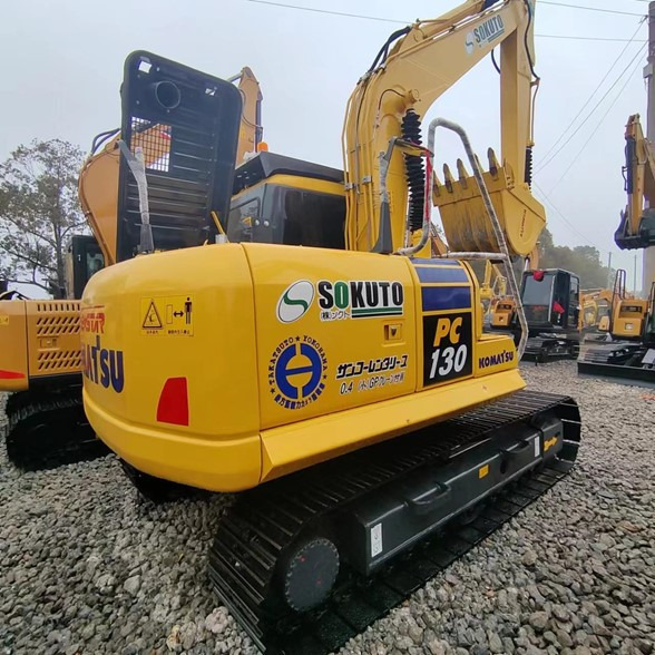 KOMATSU PC130 - Pelle sur chenille: photos 2 KOMATSU PC130 - Pelle sur chenille: photos 2