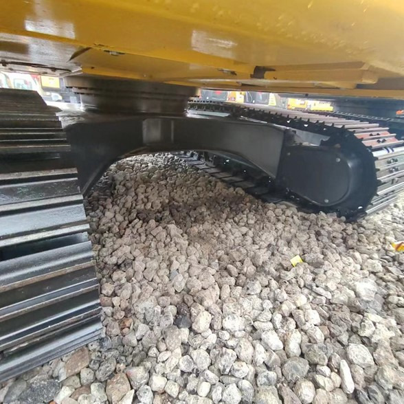 KOMATSU PC130 - Pelle sur chenille: photos 4 KOMATSU PC130 - Pelle sur chenille: photos 4