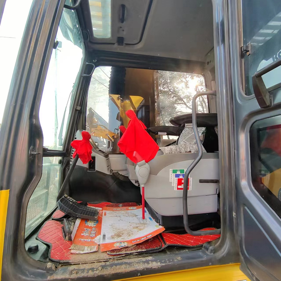 KOMATSU PC130 - Pelle sur chenille: photos 5 KOMATSU PC130 - Pelle sur chenille: photos 5