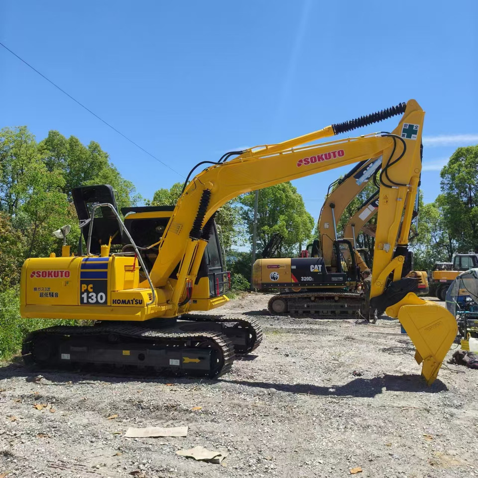 KOMATSU PC130 - Pelle sur chenille: photos 3 KOMATSU PC130 - Pelle sur chenille: photos 3