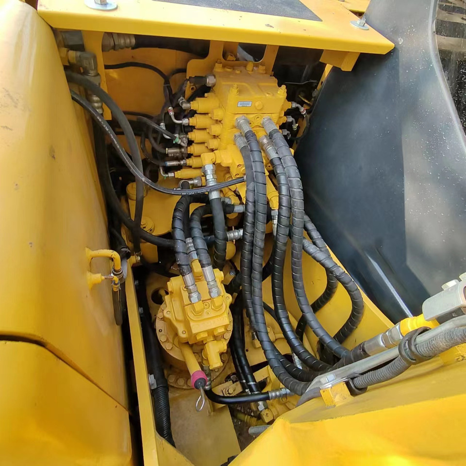 Pelle sur chenille KOMATSU PC130: photos 13