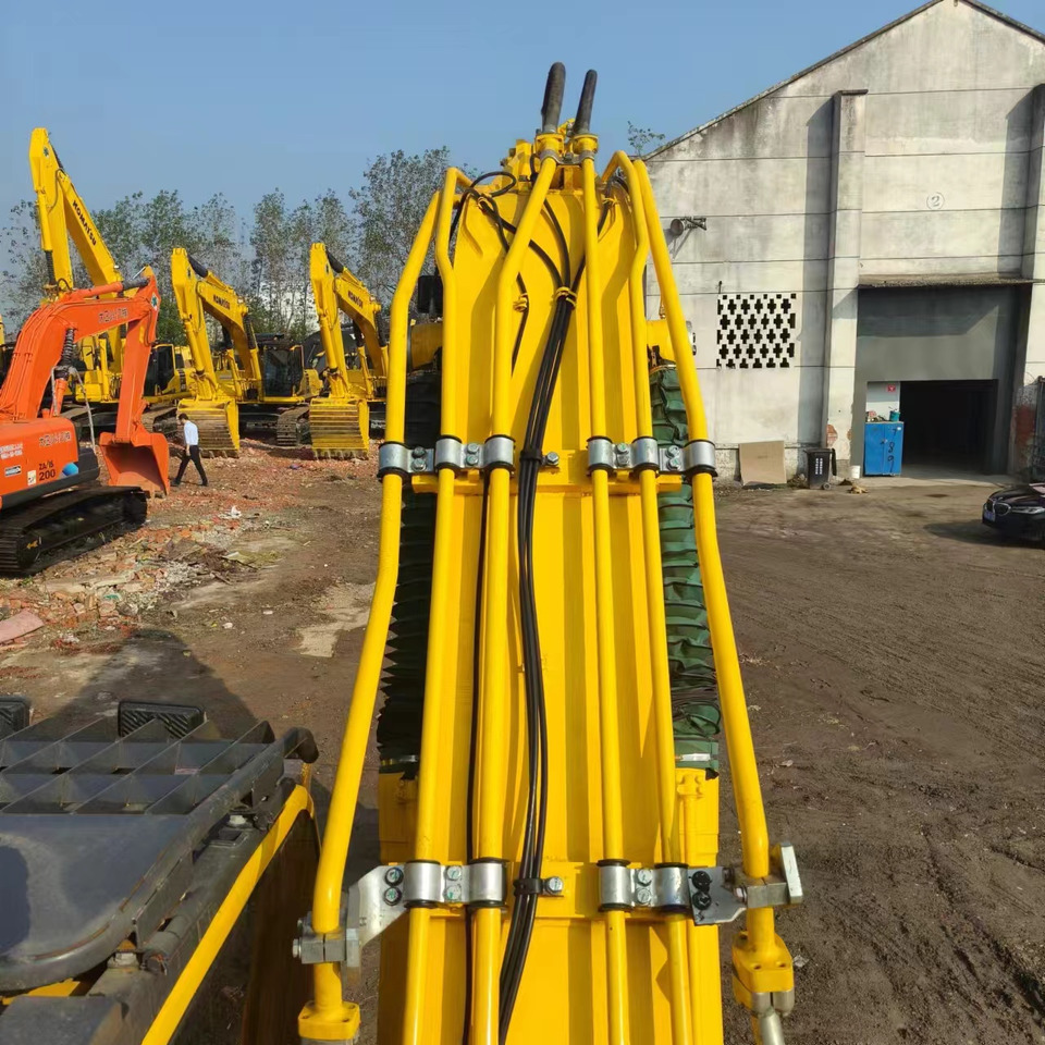 Pelle sur chenille KOMATSU PC200: photos 8