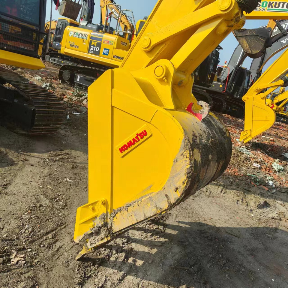 Pelle sur chenille KOMATSU PC200: photos 12